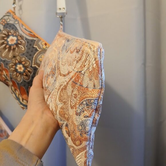 New Make-Up Cosmetics Toiletries Travel Satin Bags Hanging Wristlet Florals - Picture 15 of 16